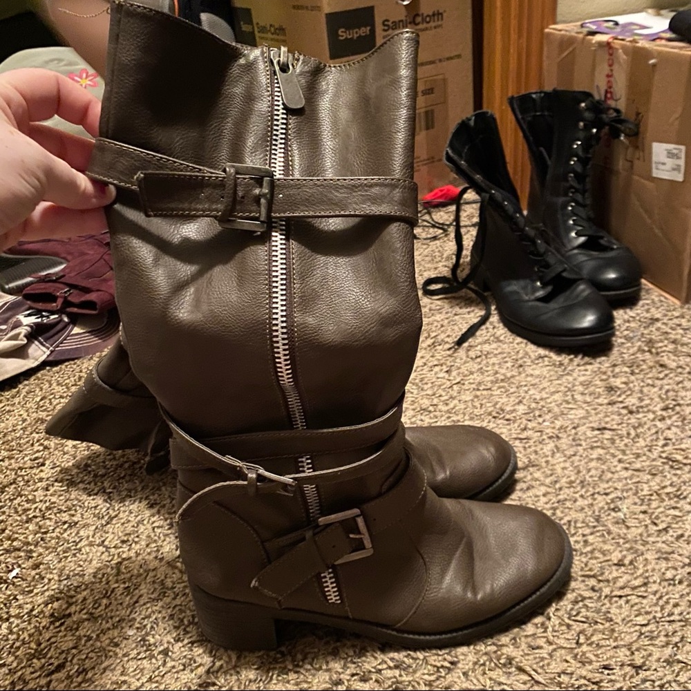 Bamboo brand size 10 boots